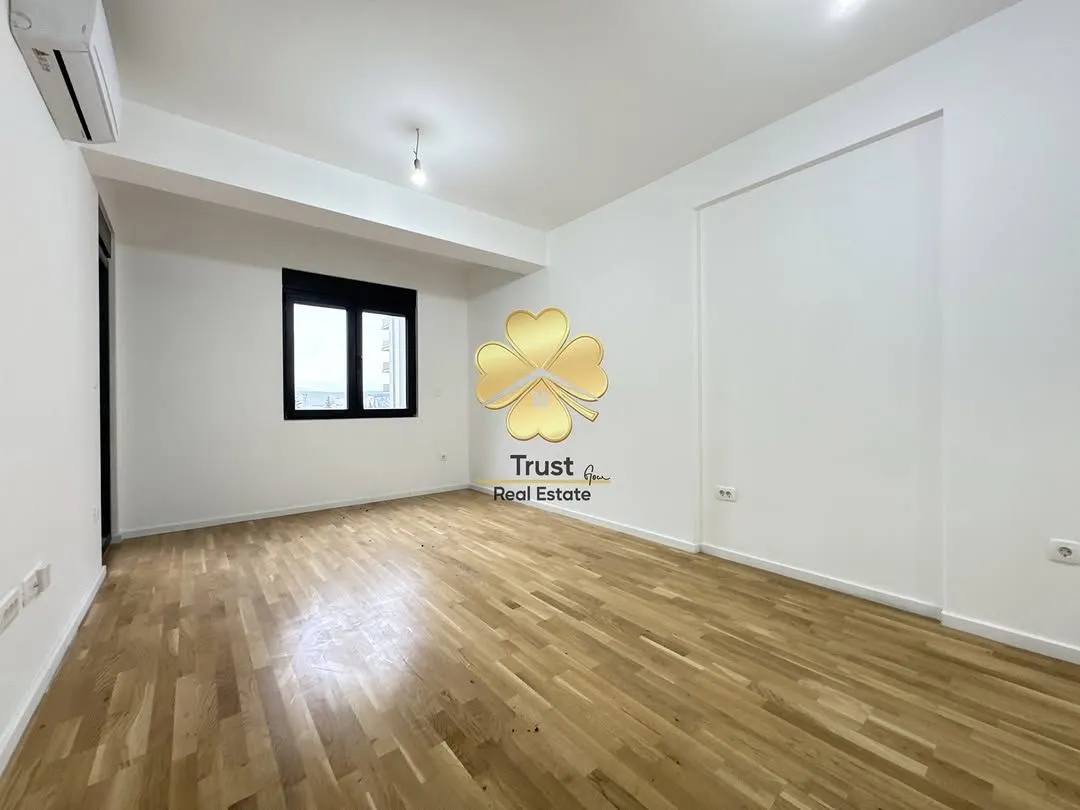 Izdavanje, jednosoban stan, 45m², Stari Aerodrom, Podgorica