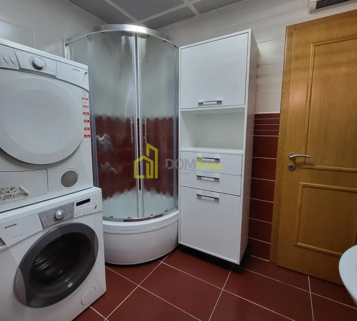 Izdavanje, dvosoban stan, 85m², Preko Morače, Podgorica