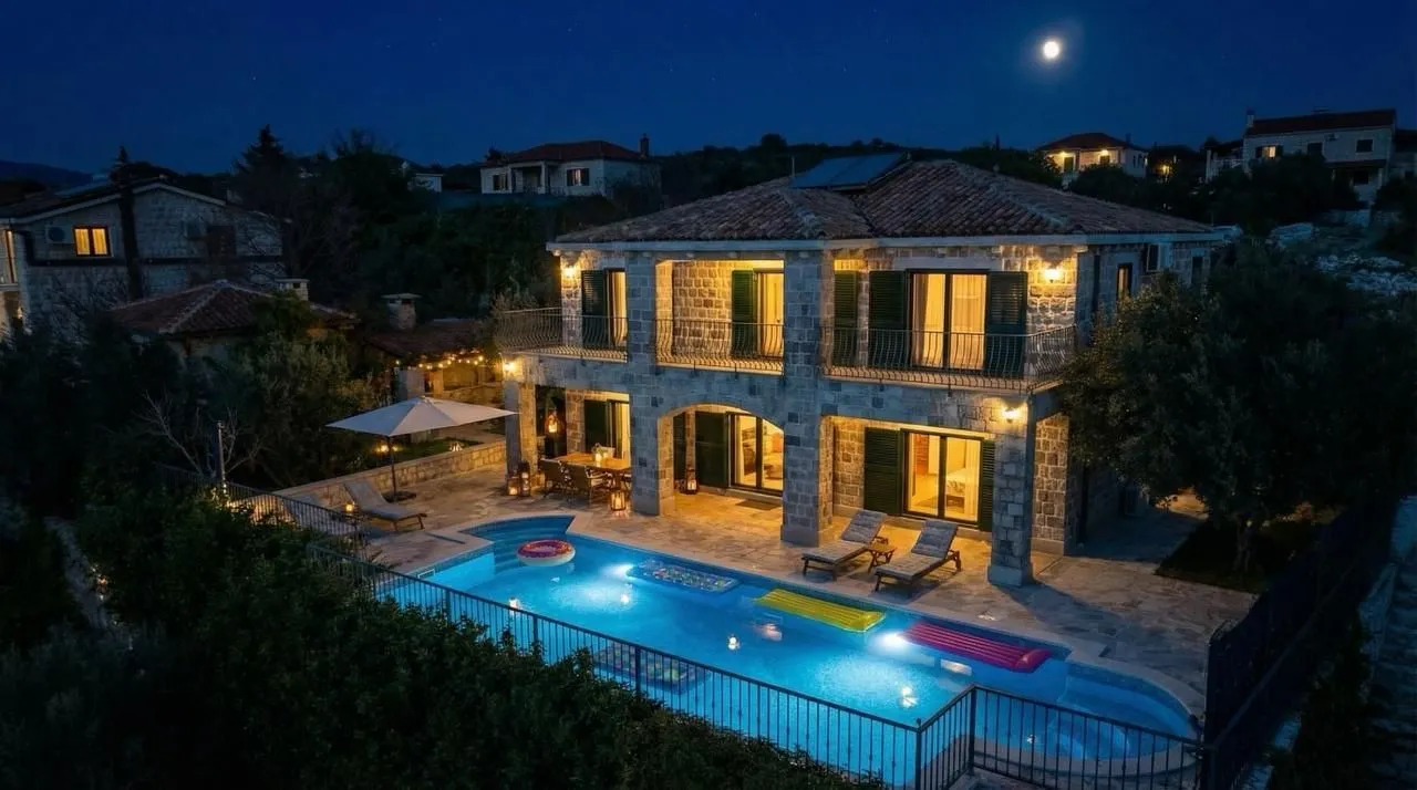 Izdavanje, kuća, 200m², Reževići, Budva