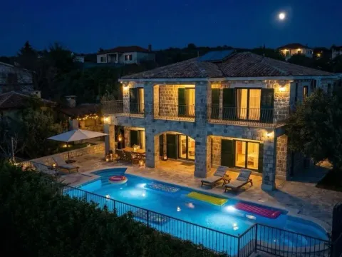 Rent, house, 200m², Reževići, Budva - image 1