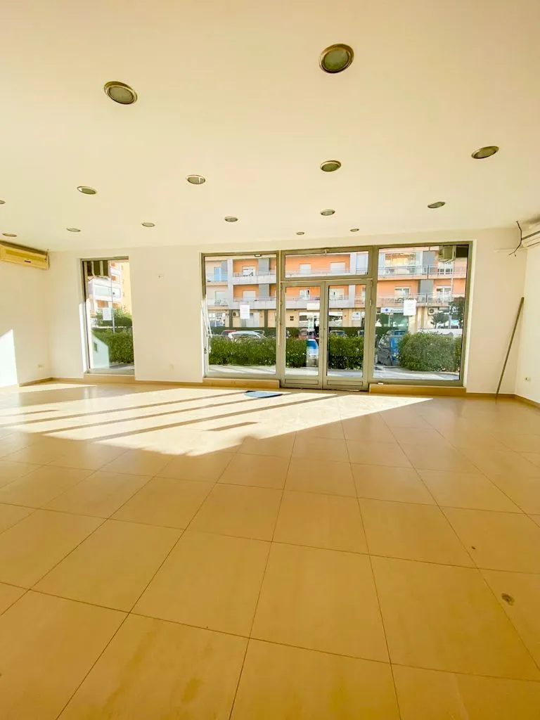 Rent, office space, 145m², City Kvart, Podgorica
