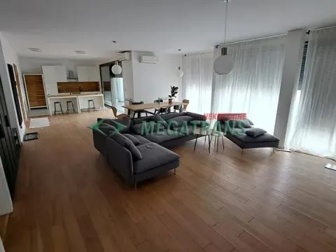 Rent, four bedroom apartment, 138m², Novi Sad Sve Podlokacije, Novi Sad