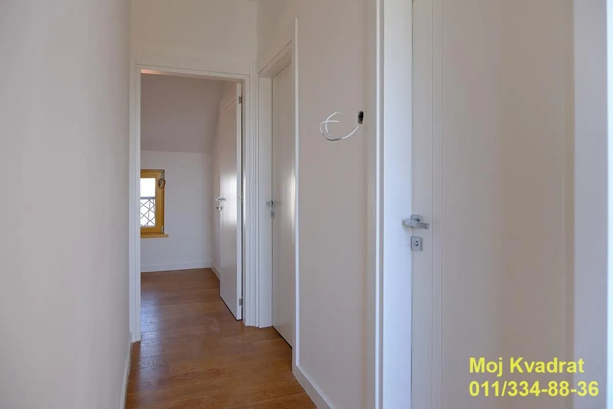 Prodaja, četvorosoban stan, 110m², Čubura, Beograd