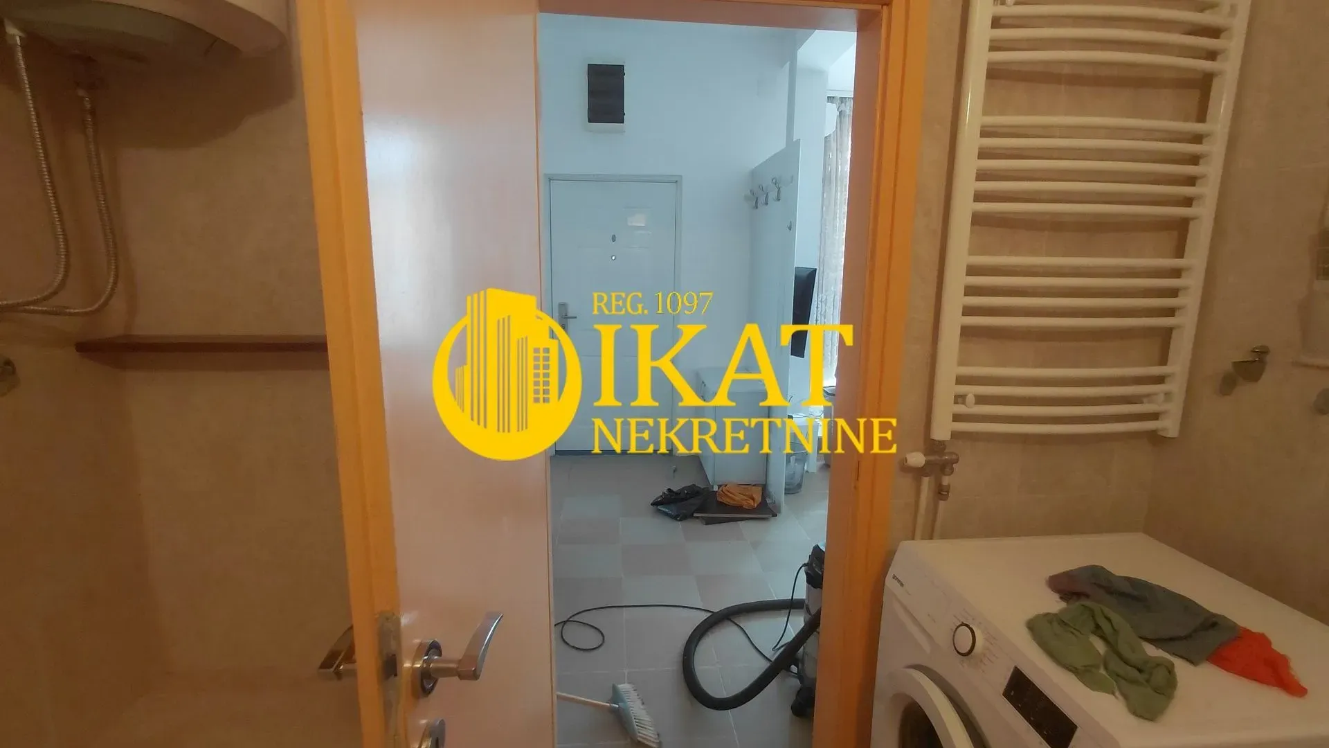 Izdavanje, četvorosoban stan, 80m², Južni Bulevar, Vračar Sve Podlokacije