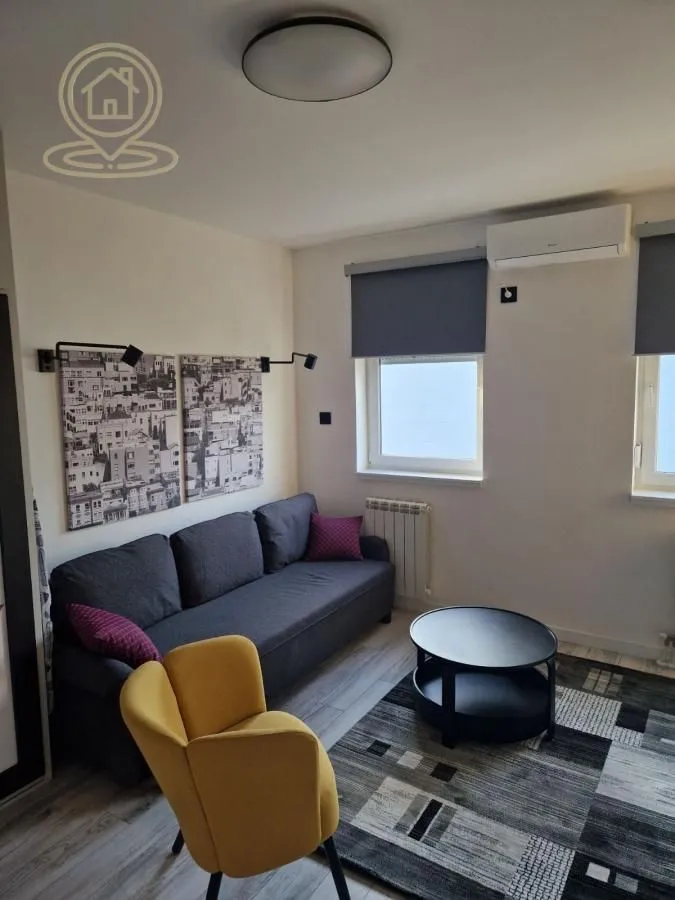 Izdavanje, jednosoban stan, 31m², Centar, Novi Sad