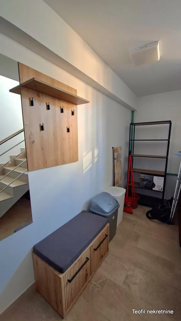 Izdavanje, trosoban stan, 65m², Kumodraž 2, Kumodraž Sve Podlokacije