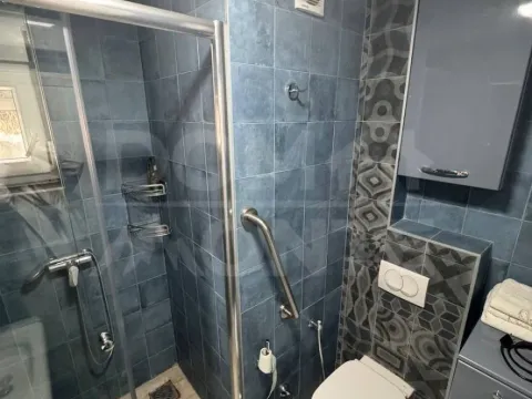 Izdavanje, dvosoban stan, 75m², Centar, Tivat - image 10