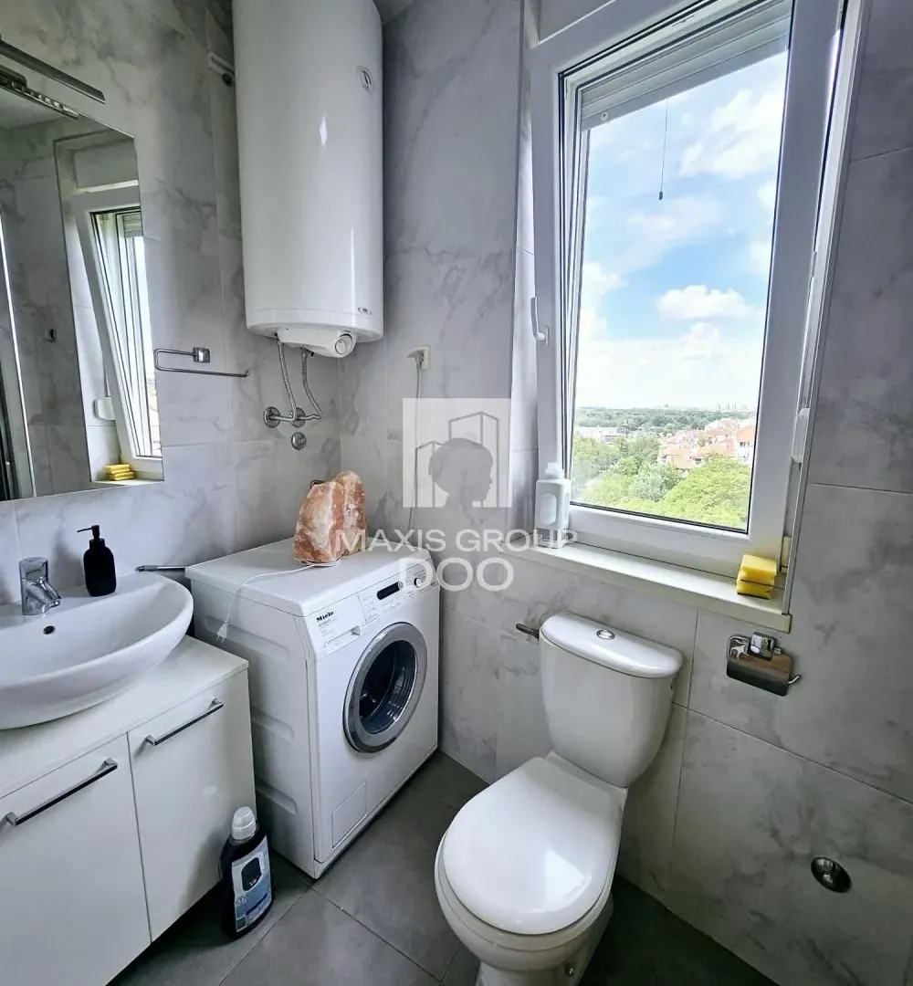 Izdavanje, trosoban stan, 127m², Čukarica, Beograd