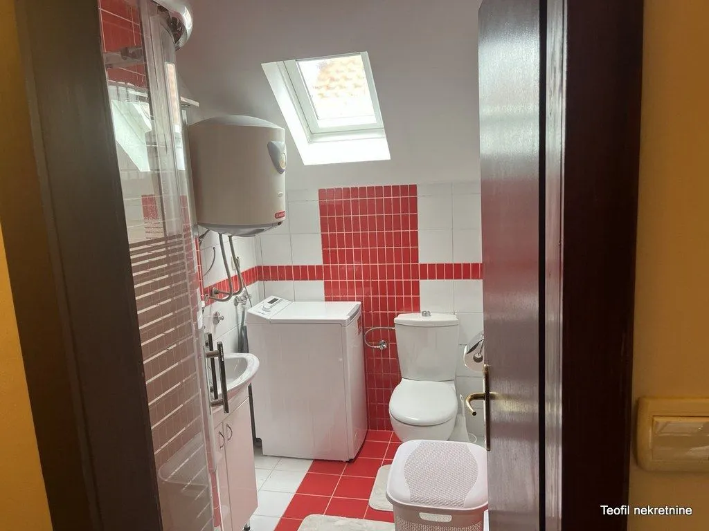 Izdavanje, trosoban stan, 81m², Surčin, Beograd