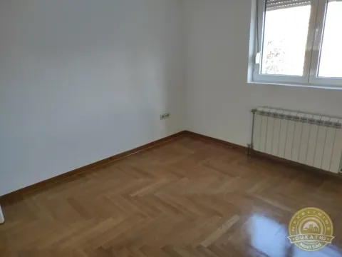 Prodaja, četvorosoban stan, 213m², Centar, Novi Sad - image 17