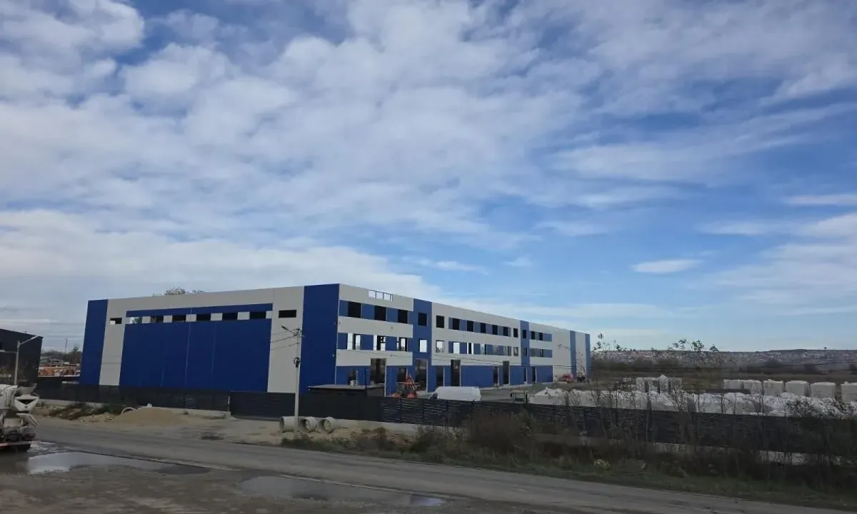 Izdavanje, poslovni prostor, 6700m², Čukarica, Beograd