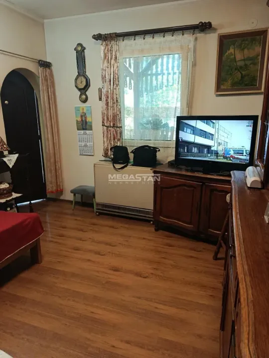 Izdavanje, kuća, 83m², Borča 1, Borča Sve Podlokacije