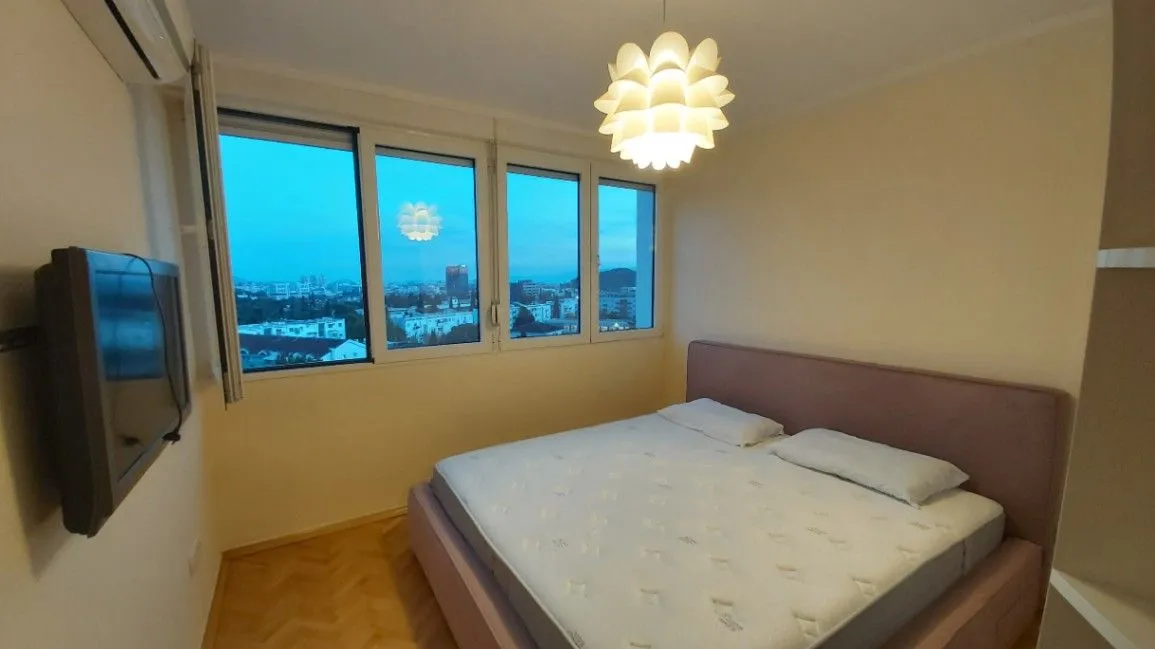 Izdavanje, dvosoban stan, 82m², Preko Morače, Podgorica
