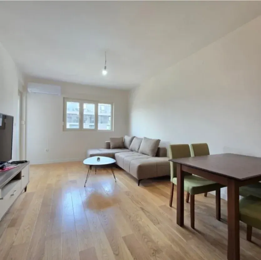 Prodaja, jednosoban stan, 49m², Central Point, Podgorica