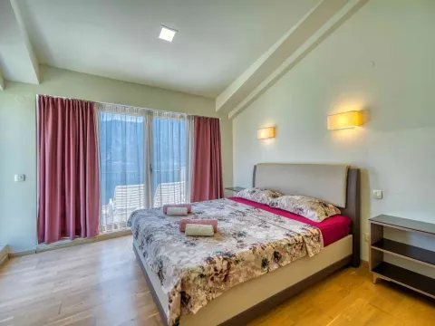 Prodaja, trosoban stan, 167m², Prčanj, Kotor - image 4