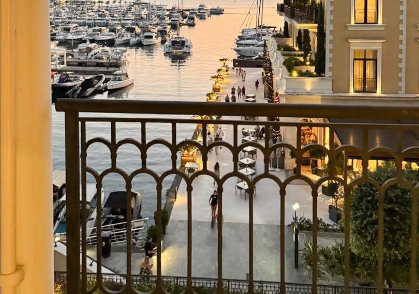 Izdavanje, četvorosoban stan, 225m², Porto Montenegro, Tivat