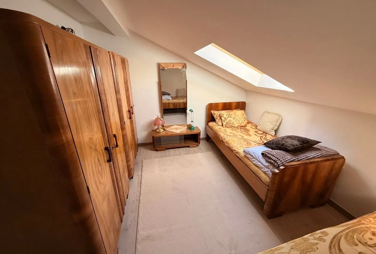 Izdavanje, jednosoban stan, 45m², Centar, Cetinje