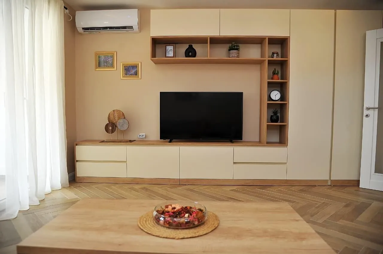 Izdavanje, jednosoban stan, 43m², Budva, Crna Gora