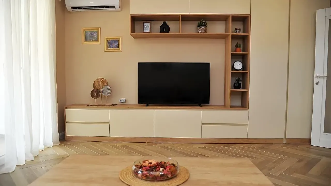 Izdavanje, jednosoban stan, 43m², Budva, Crna Gora