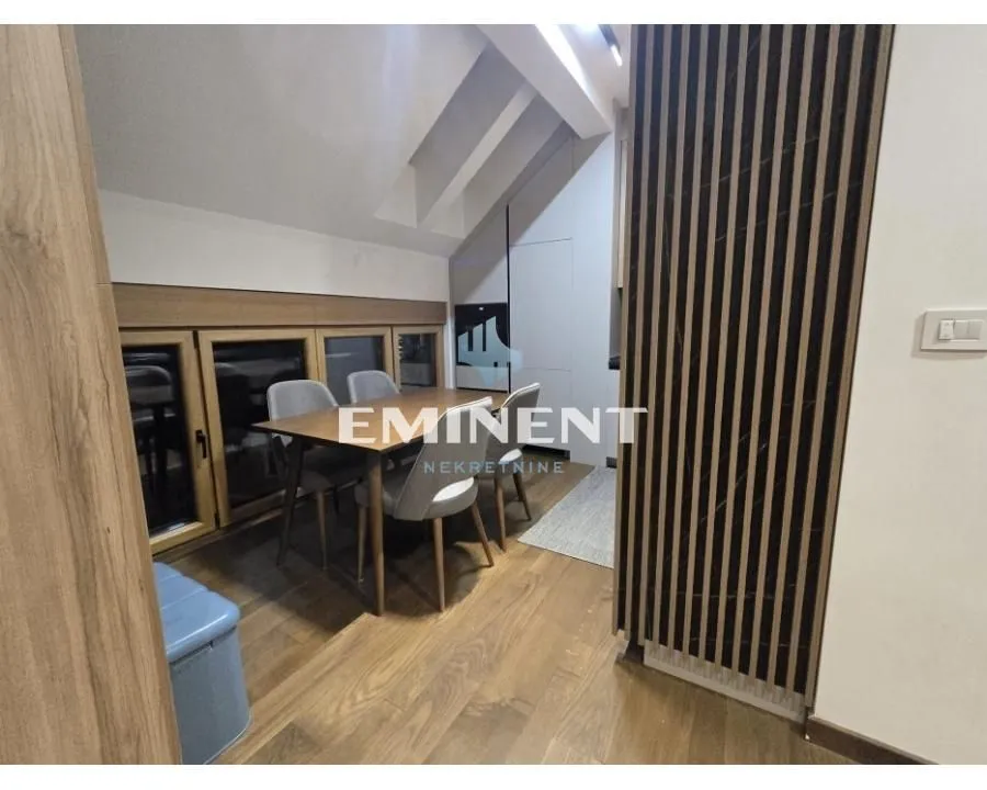 Prodaja, trosoban stan, 76m², Centar, Zlatibor