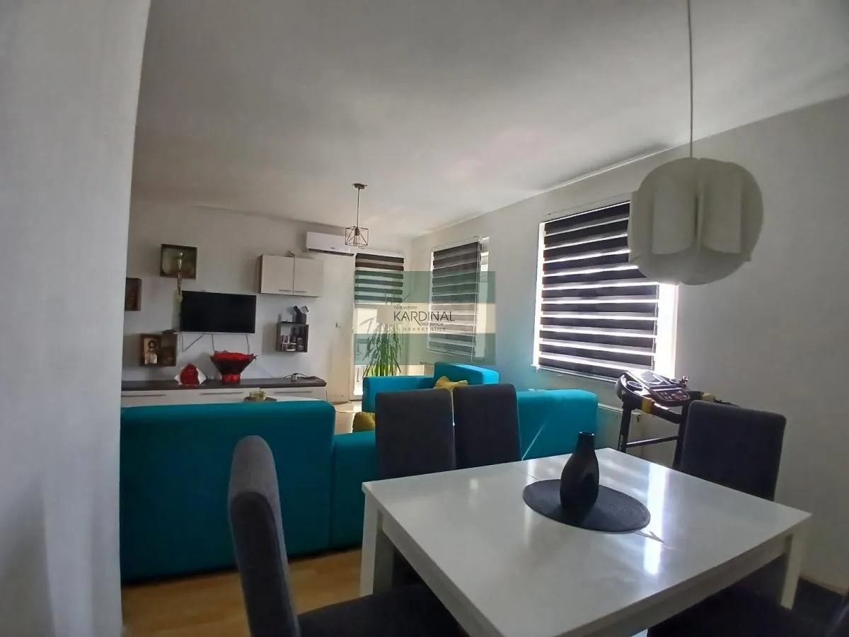 Prodaja, trosoban stan, 79m², Centar, Jagodina