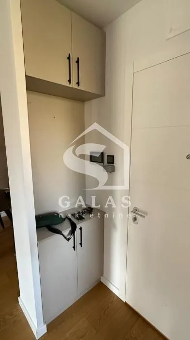 Sale, three bedroom apartment, 78m², Neimar, Vračar Sve Podlokacije