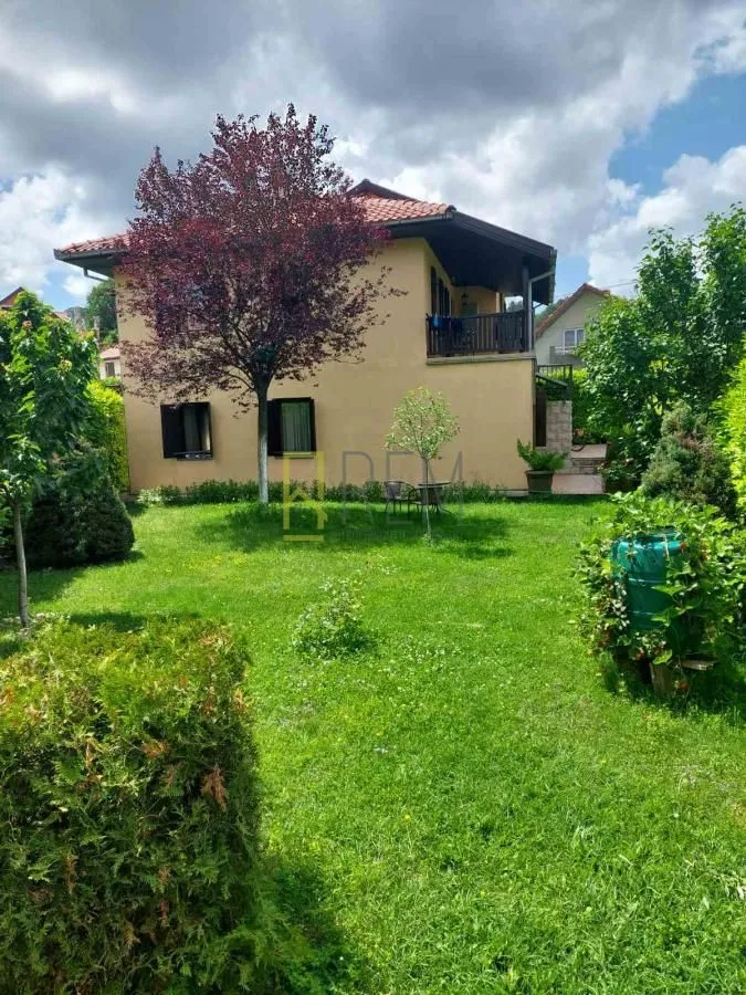 Prodaja, kuća, 190m², Cetinje, Crna Gora