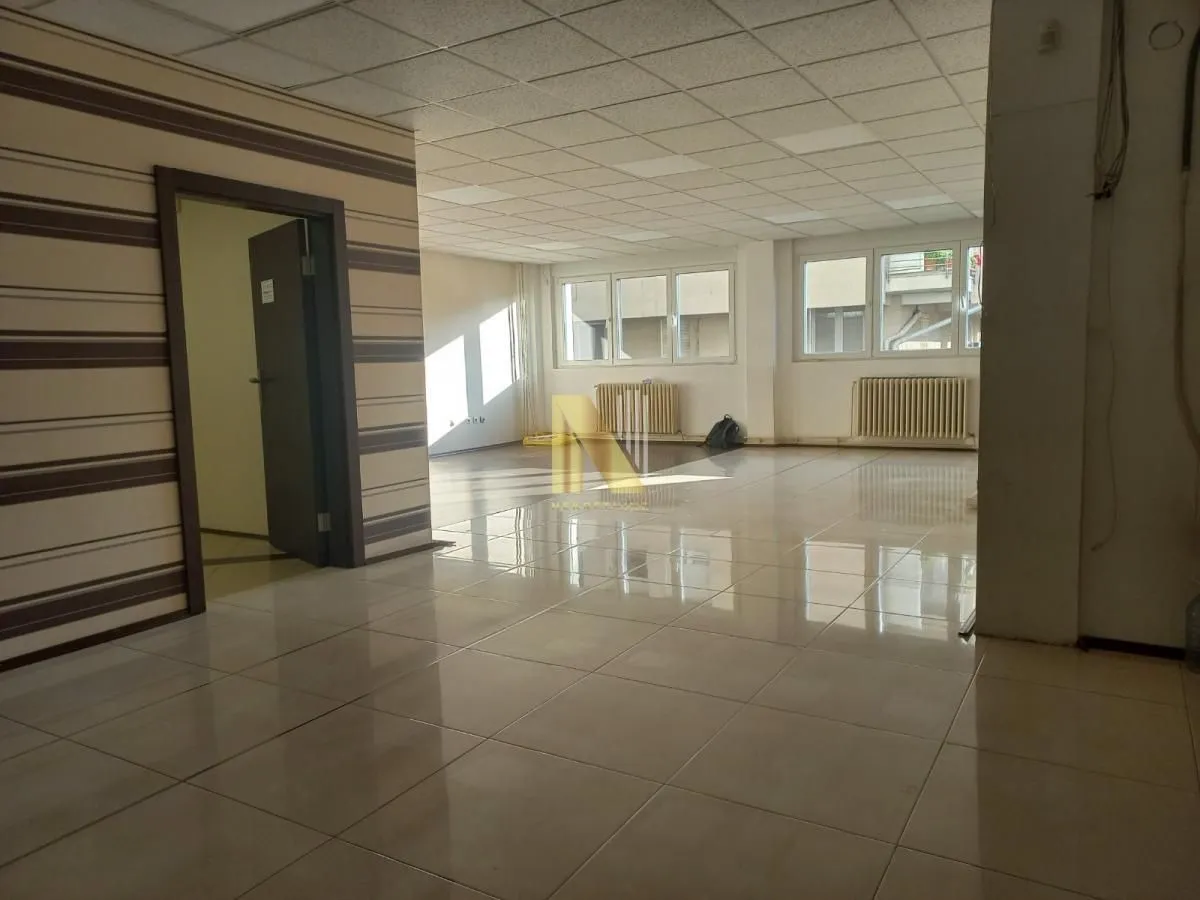 Izdavanje, poslovni prostor, 102m², Liman 4, Novi Sad Sve Podlokacije