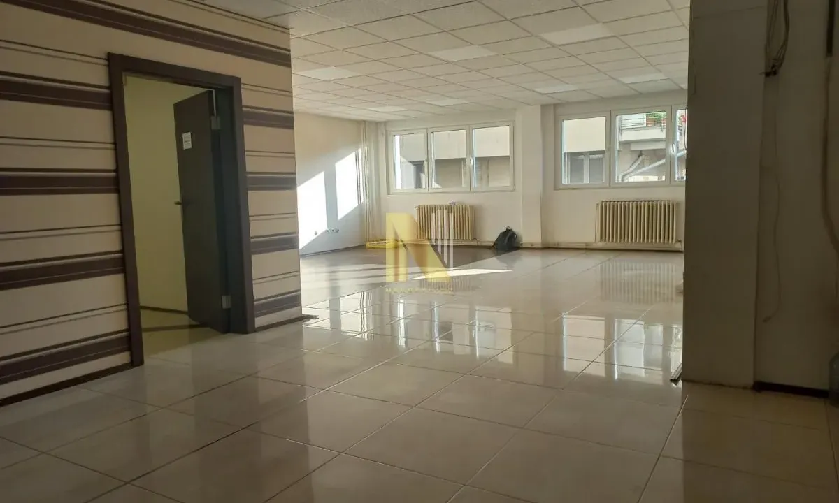 Izdavanje, poslovni prostor, 102m², Liman 4, Novi Sad Sve Podlokacije