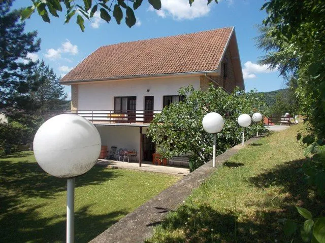 Sale, house, 360m², Banja Vrdnik, Irig