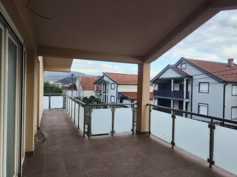 Sale, house, 250m², Karaburško Polje, Podgorica - image 12