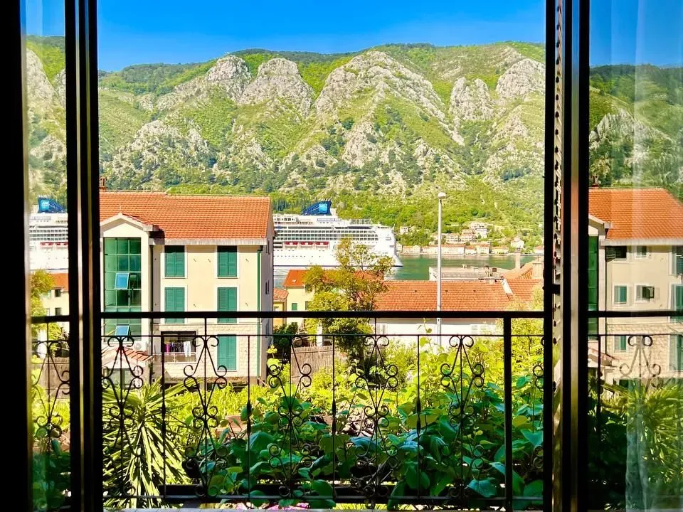 Rent, one bedroom apartment, 33m², Dobrota, Kotor