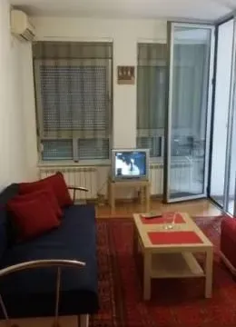 Izdavanje, dvosoban stan, 50m², Crveni Krst, Beograd - image 2