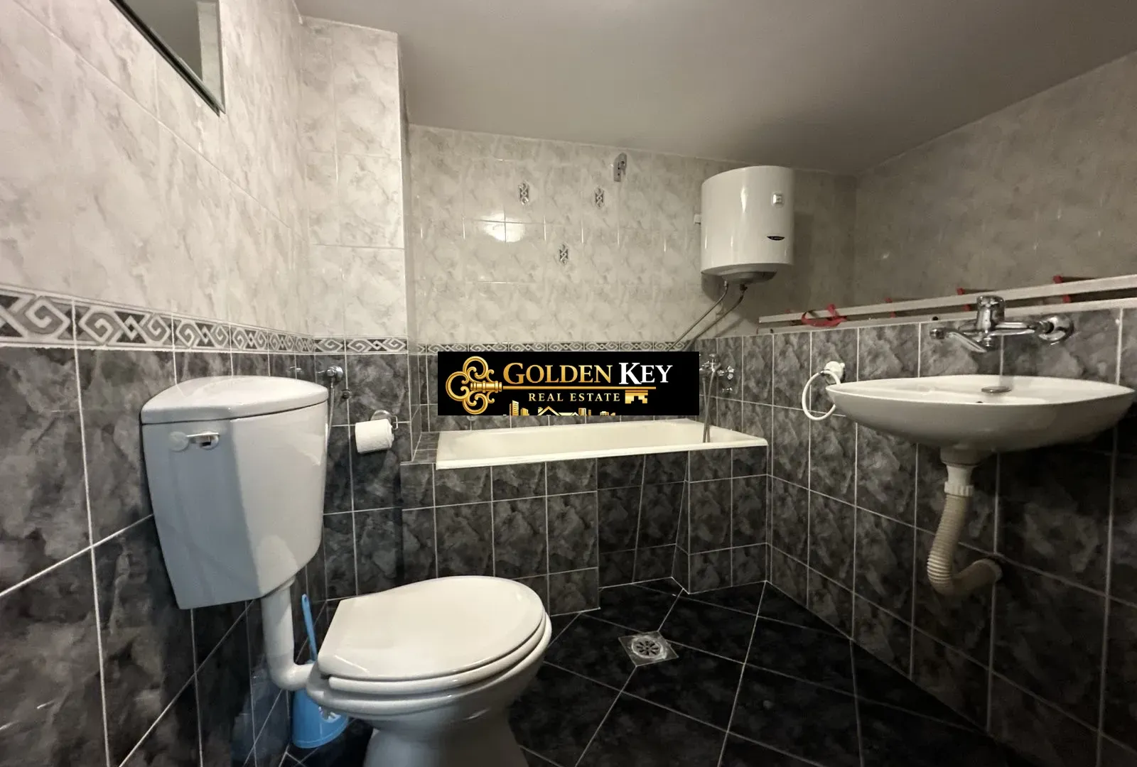 Izdavanje, kuća, 380m², Gorica C, Podgorica