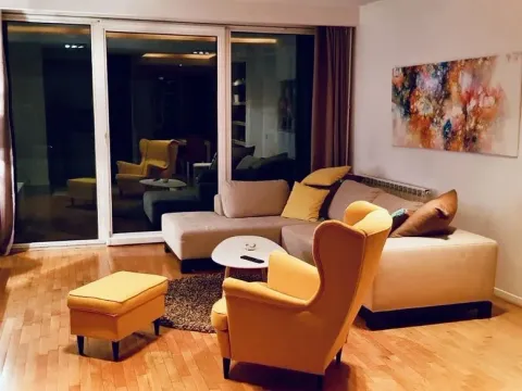 Prodaja, četvorosoban stan, 106m², Vračar, Šid - image 5