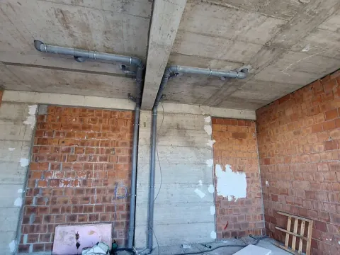 Izdavanje, poslovni prostor, 40m², Zagorič, Podgorica - image 1