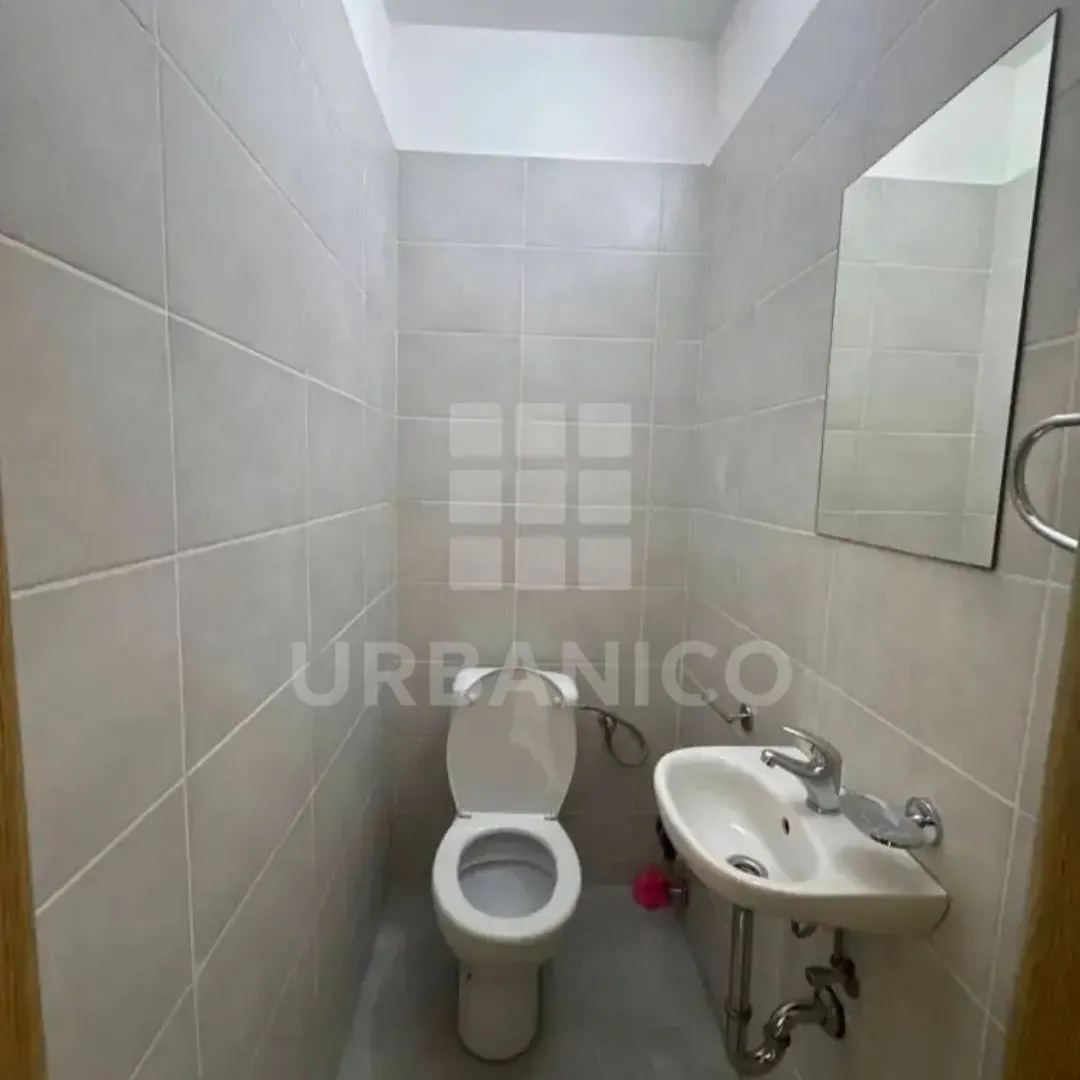 Sale, office space, 64m², Baston, Podgorica