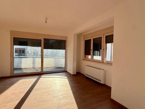 Stan in Vračar Hram