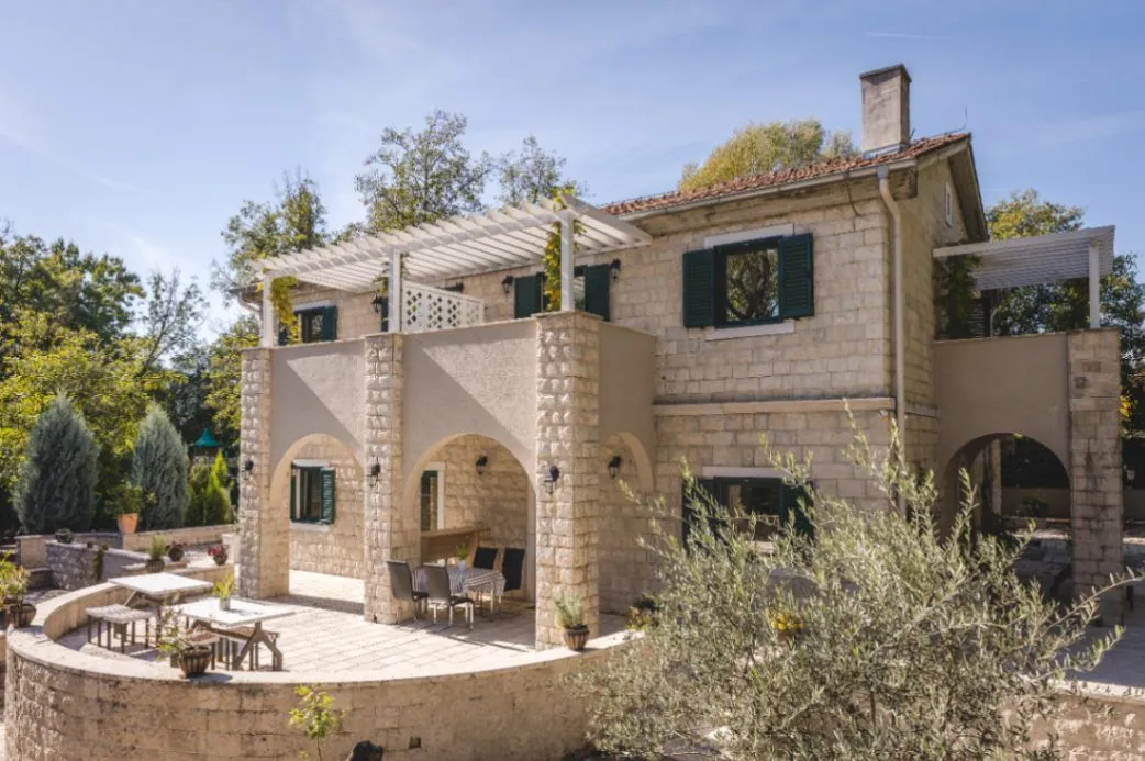 Sale, house, 300m², Mareza, Podgorica