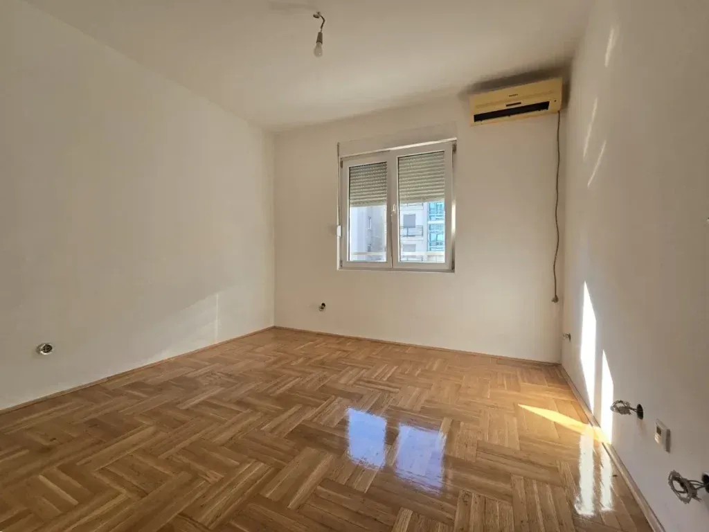 Prodaja, dvosoban stan, 73m², Dalmatinska ulica, Podgorica