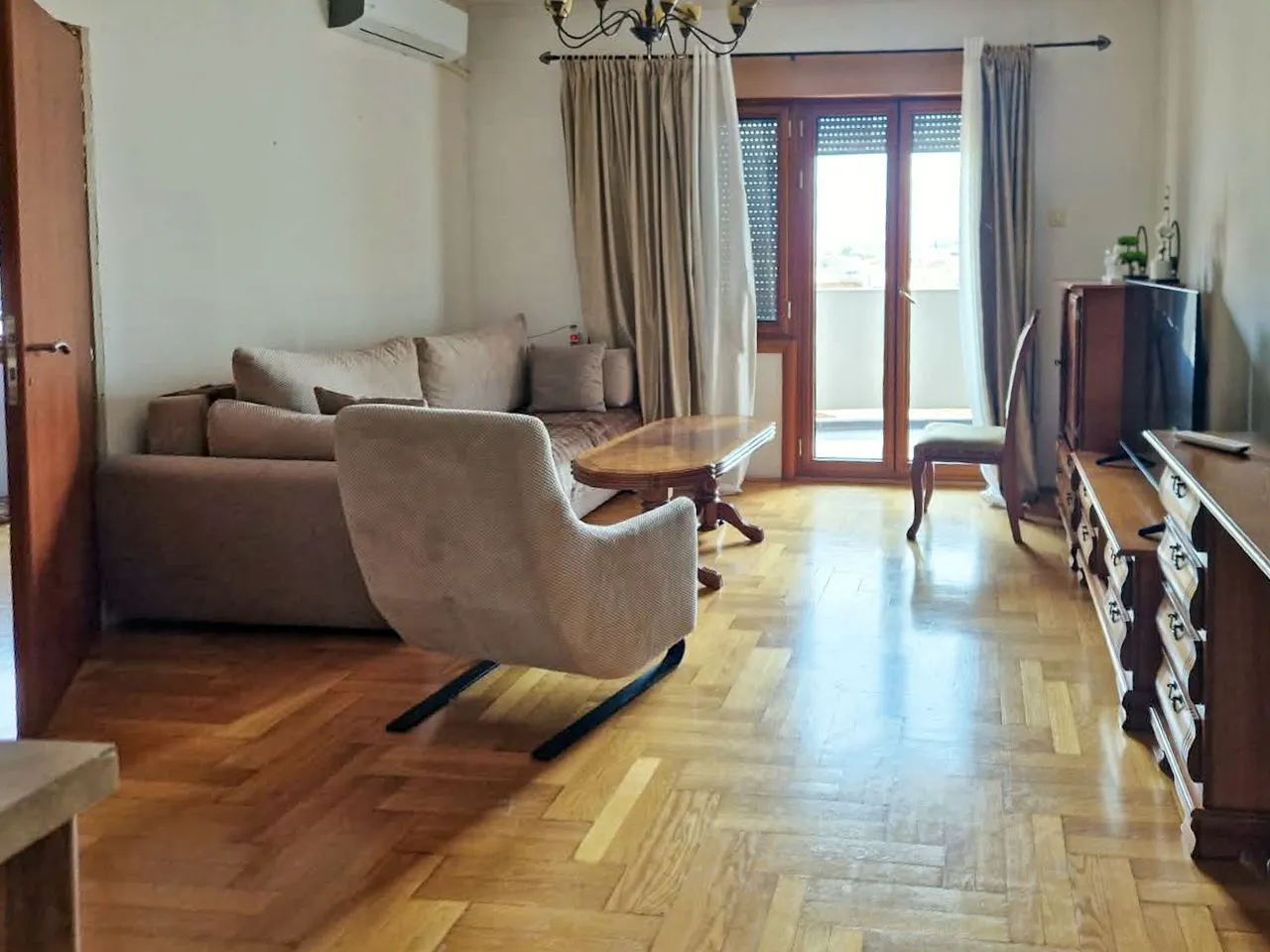Izdavanje, jednosoban stan, 50m², Centar, Tivat