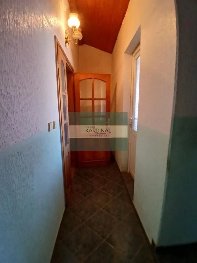 Sale, house, 536m², XI Kongres, Paraćin