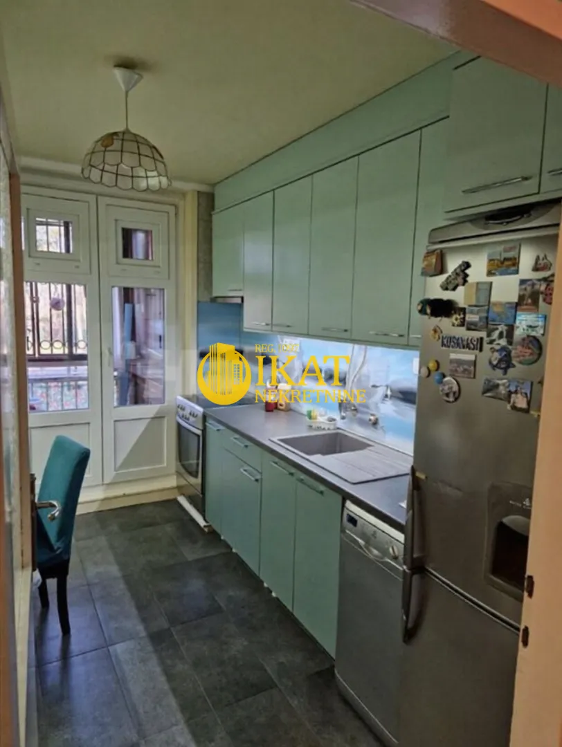 Prodaja, trosoban stan, 74m², Čukarica, Beograd