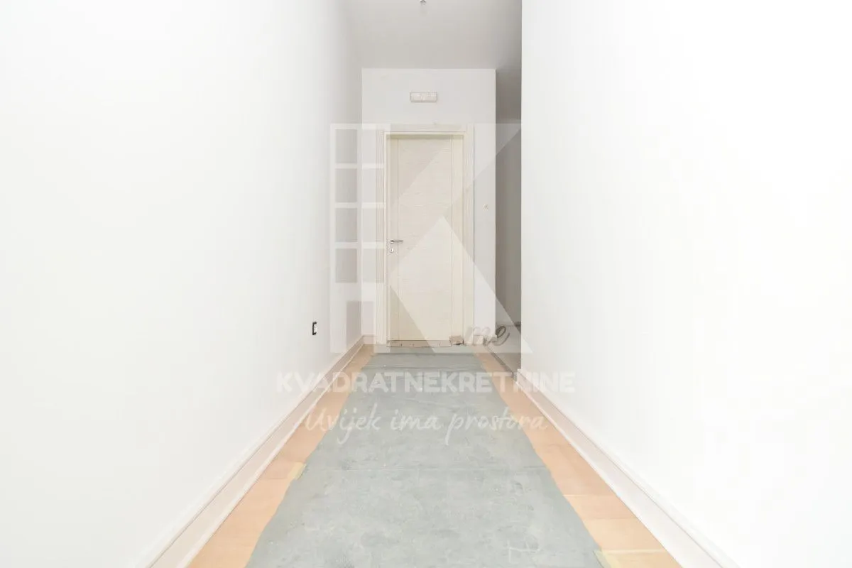 Prodaja, trosoban stan, 132m², Gornja Gorica, Podgorica