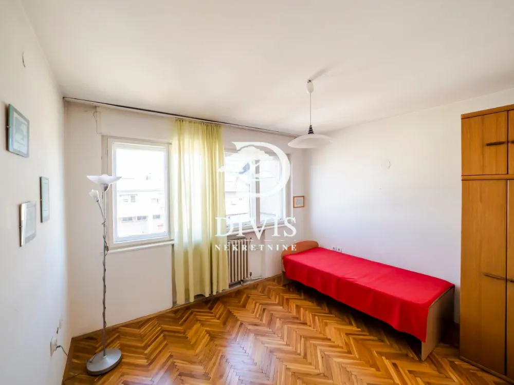 Sale, four bedroom apartment, 85m², Cvetni Trg, Vračar Sve Podlokacije