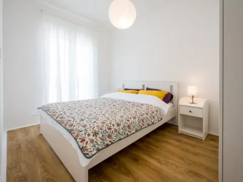 Izdavanje, dvosoban stan, 64m², Gruda, Cetinje - image 8