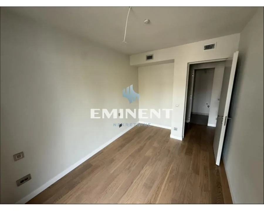 Izdavanje, trosoban stan, 78m², Novi Beograd Blok 65, Novi Beograd Sve Podlokacije