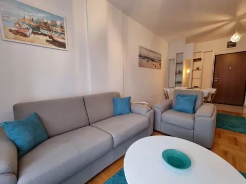 Izdavanje, jednosoban stan, 54m², Budva, Crna Gora - image 12