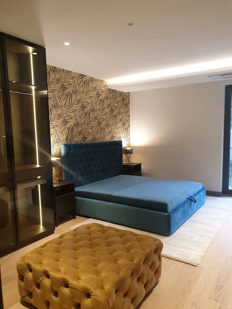 Rent, two bedroom apartment, 104m², Vračar, Šid