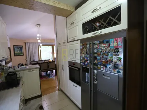 Sale, four bedroom apartment, 136m², Centar, Podgorica - image 16